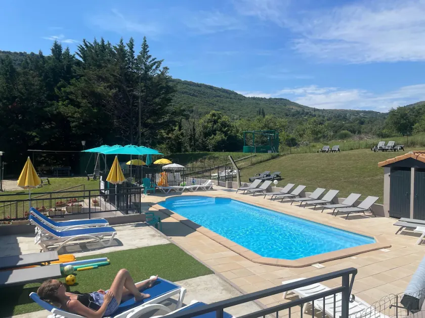 Gîtes PISCINE + JEUX SOLARIUM relaxation - 59m² - ARDÈCHE Sud - Image 1