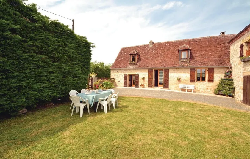 2 Bedroom Awesome Home In La-Chapelle-Saint-Jean - Image 1