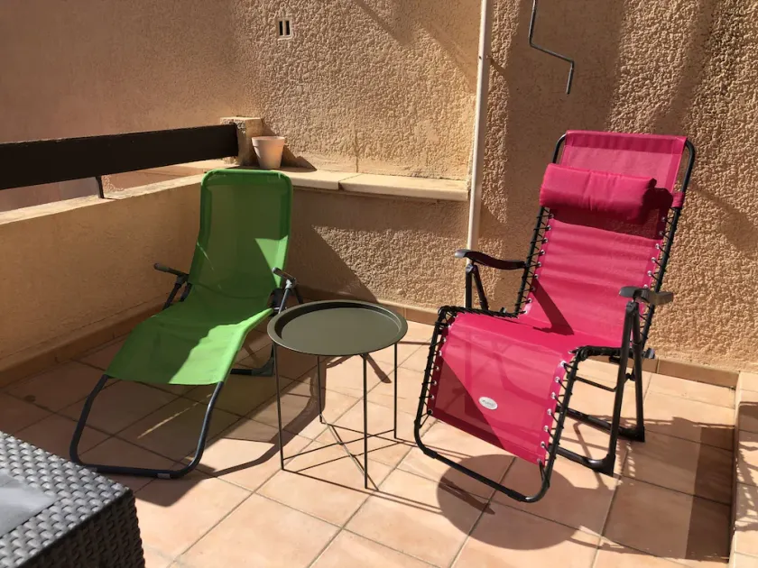 Stor T2 med stor terrasse og have - Image 1
