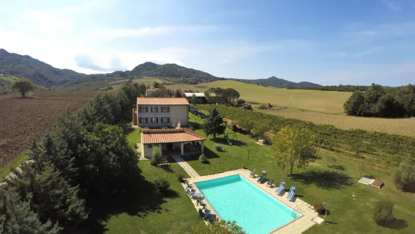 Preciosa casa de vacaciones privada con WIFI, piscina privada, TV, terraza y vista panorámica - Image 1