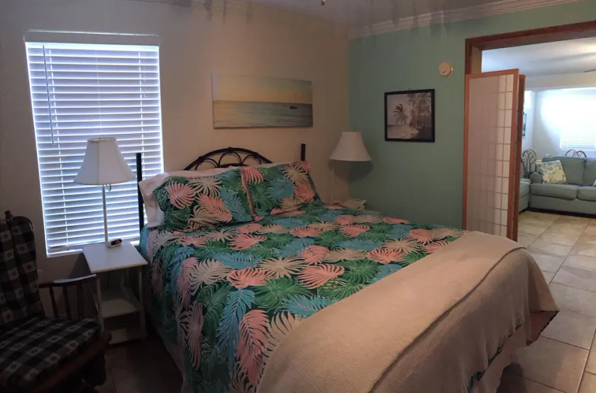 Candlelight Cottages by the Beach - Image 1