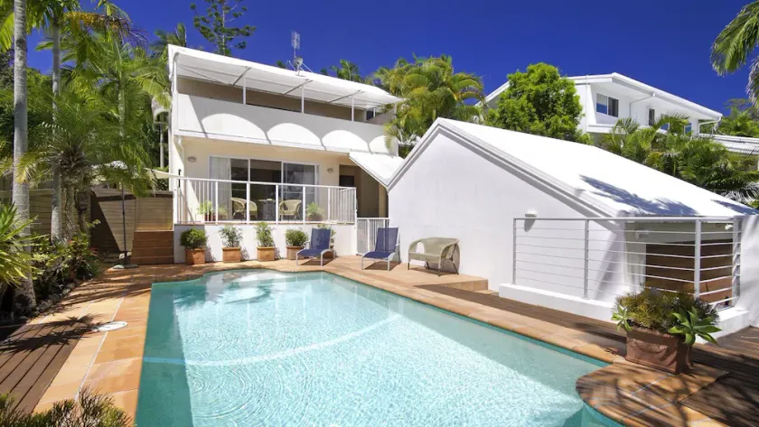Peaceful Surrounds - 27 Nairana Rest, Noosa Heads - Image 1