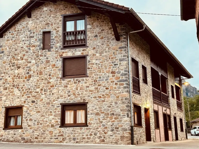 La Chimenea, Apartamentos Valle de Camaleño - Image 1