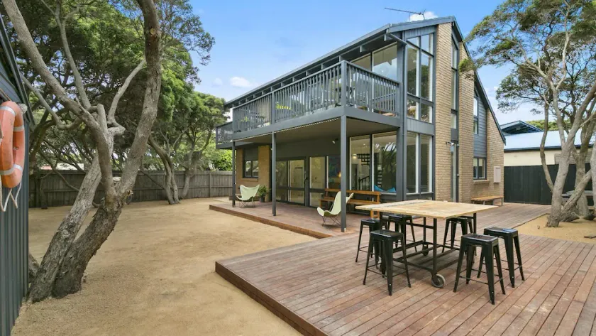 A1 Location By The Sea - Beautiful spacious home next to the ocean - Image 1