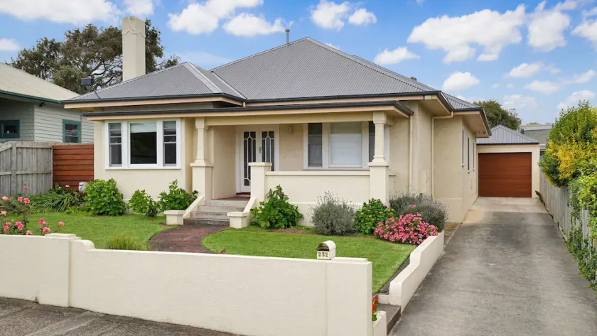 Fantastically located  and stylish 3 bedroom home - Image 1