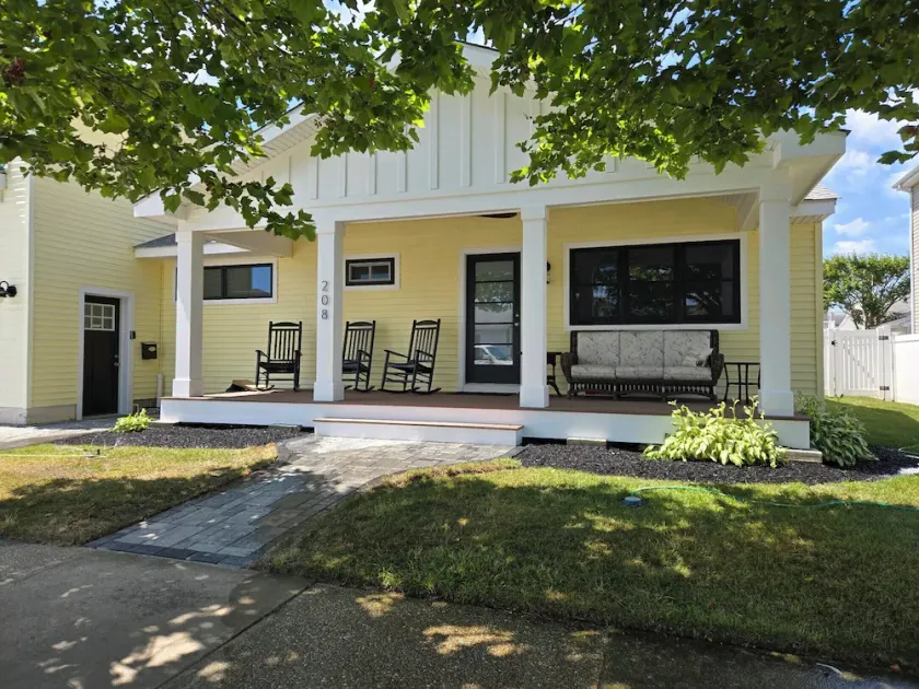 Stunning Renovations, Incredible Amenities, Near the Beach and Sunset Lake! - Image 1