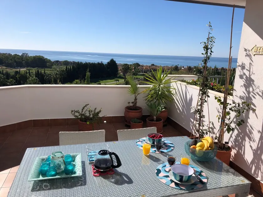 Appartement vue mer , golf et montagne , à 500 m de la mer - Image 1