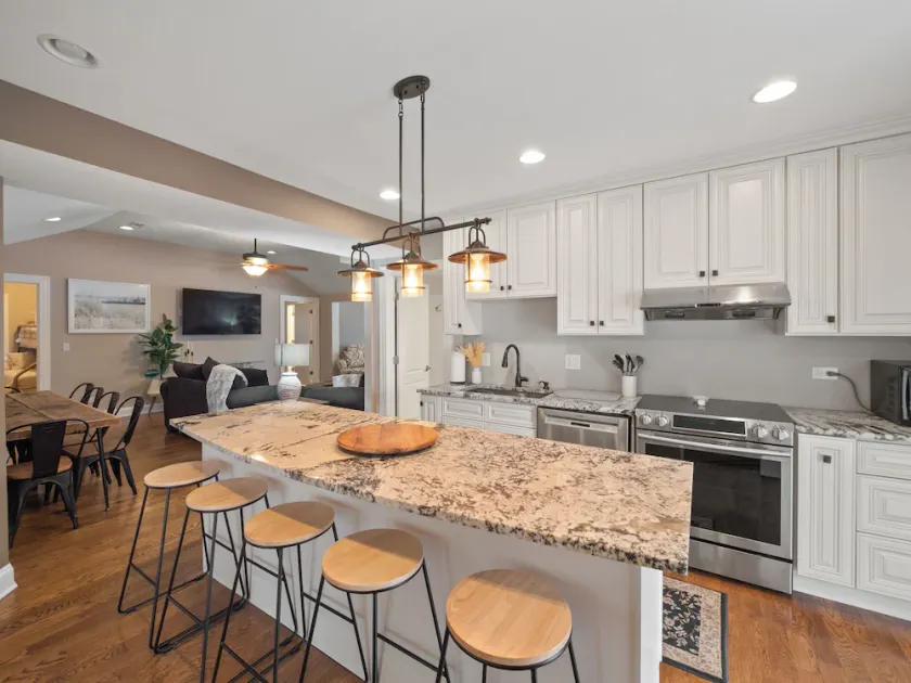 5 bed/3 Bath Home in the Heart of Fremont! Steps from the beach and boat launch! - Image 1