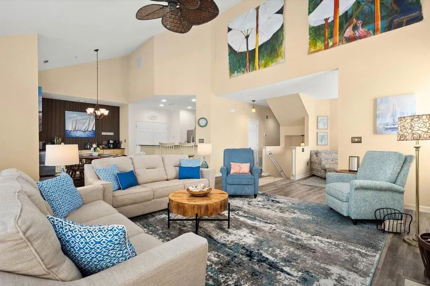 Beach Umbrella Villa —3Bdr 3ba, sleeps 8 - Image 1