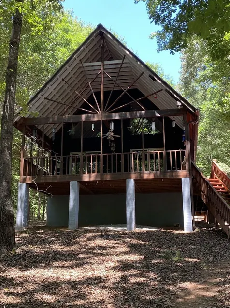  Newly furnished 3 bedroom 2 bath on the lake with covered dock  - Image 1