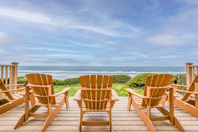 Beliebte einstöckige Newport Oceanfront w / Panoramablick, Deck & Kamin! - Image 1