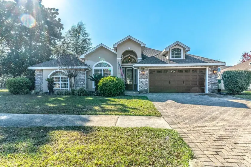 Minutes from Destin Beaches - Image 1