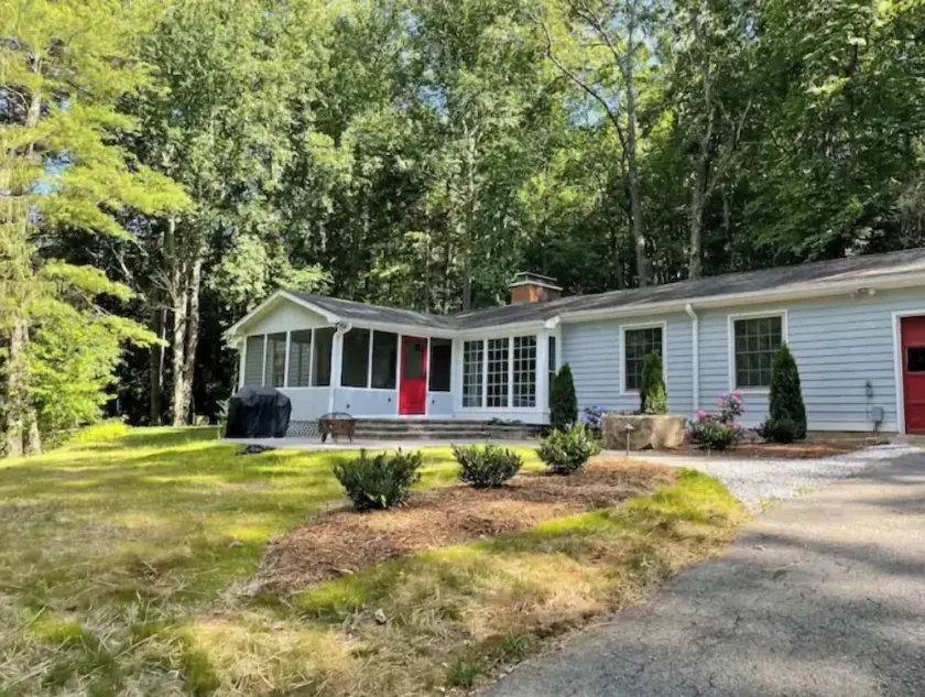 Creekside Cottage - Image 1