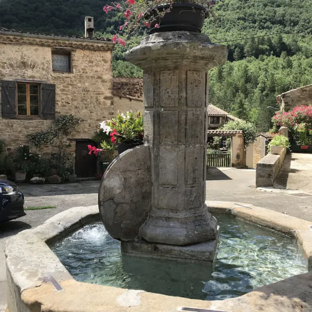 Stone Cottage med privat solterrasse og bjergene - Image 1