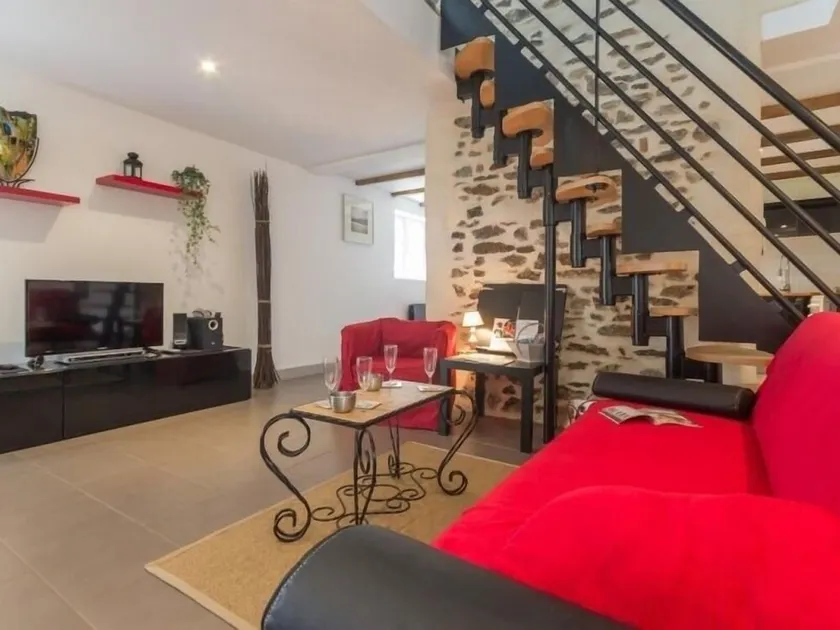 Cozy Retreat: Beach, Countryside & City - Family-Friendly with Garden & Bikes - Image 1