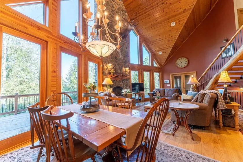Fortune Ridge: The Perfect Summer Getaway: Kayaking, Swimming & Bonfires - Image 1