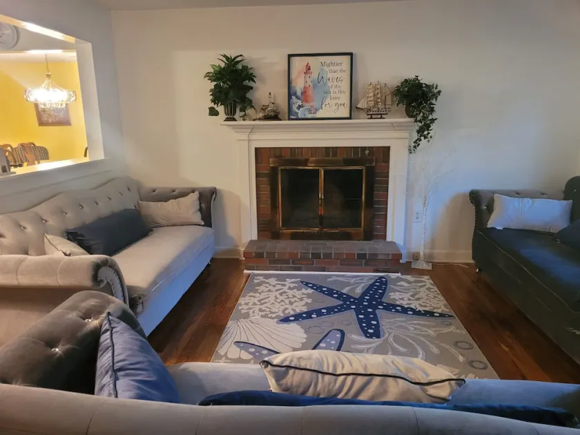 Dream vacation in our 4-Bedroom newly-renovated house 2.5 miles from the  ocean. - Image 1