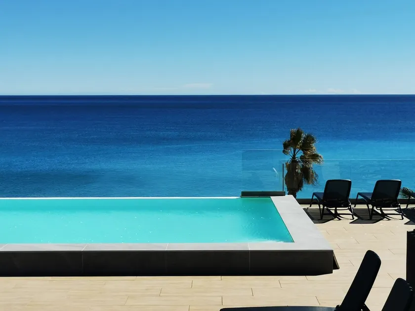 Résidence Pearl Beach - Seaside Rooftop Pool - Image 1