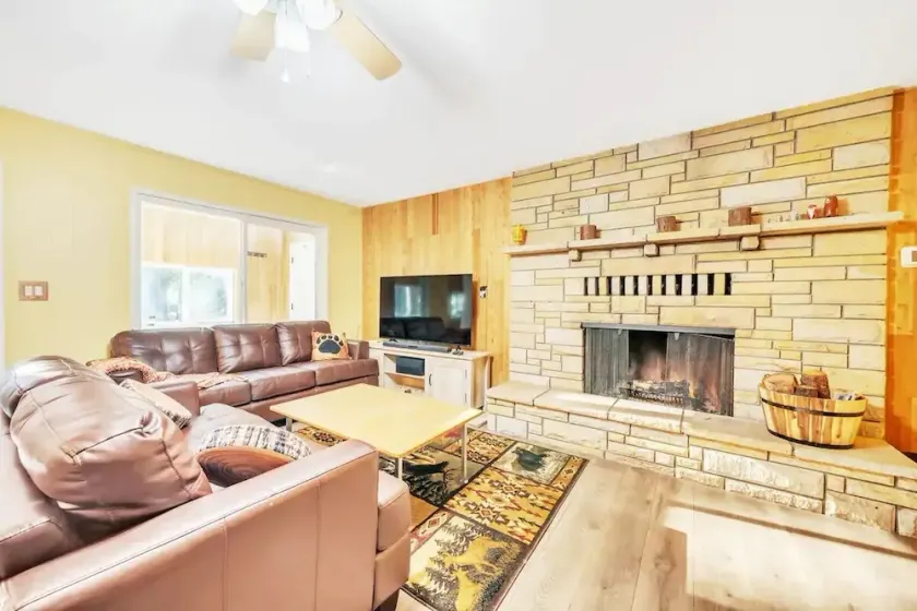 Luxe Private Mountainside Getaway in Pioneer! - Image 1