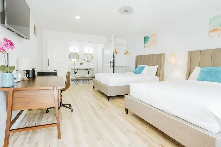 DQQ - Deluxe Double Room, 2 Queen Beds, Non Smoking - Image 1
