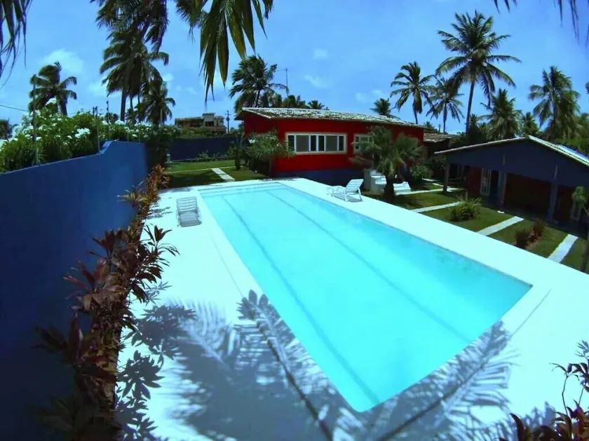 Large house with garden and pool a few meters from the beach. - Image 1