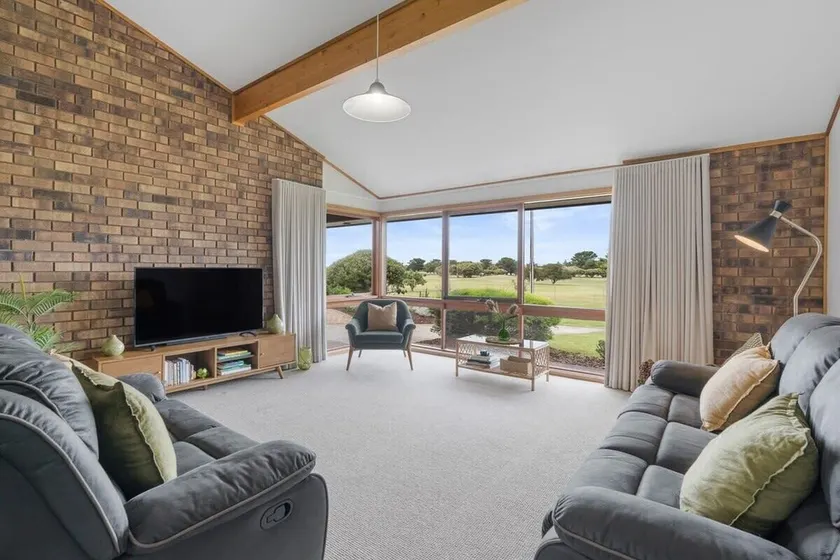 42 Billabong - A Slice of Heaven - Dog Friendly - Golf Course - Linen Included - Image 1