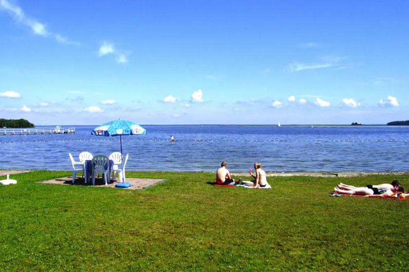 Mueritz-Ferienhaus-Wiesenblick-|-Garten-Sauna-Kamin-und-Boot-|-200-Meter-zur-Mueritz - Image 1
