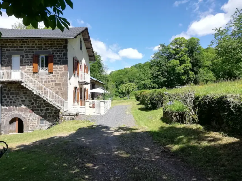 Maison de campagne Marmanhac (Cantal 15) - Image 1