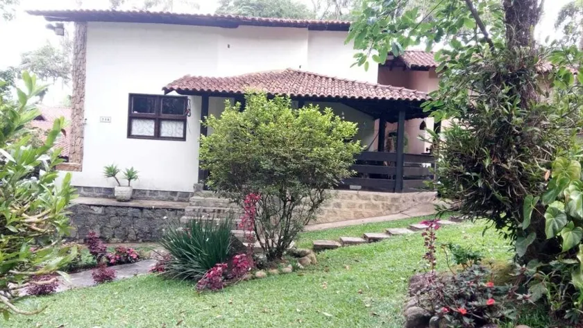 Adonai Mansion House in Penedo Waterfalls - Image 1