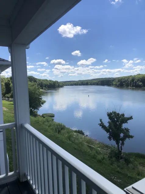 Panoramic riverfront view/King bed/5 min off I-80/Nature trails/Clean and Quiet! - Image 1