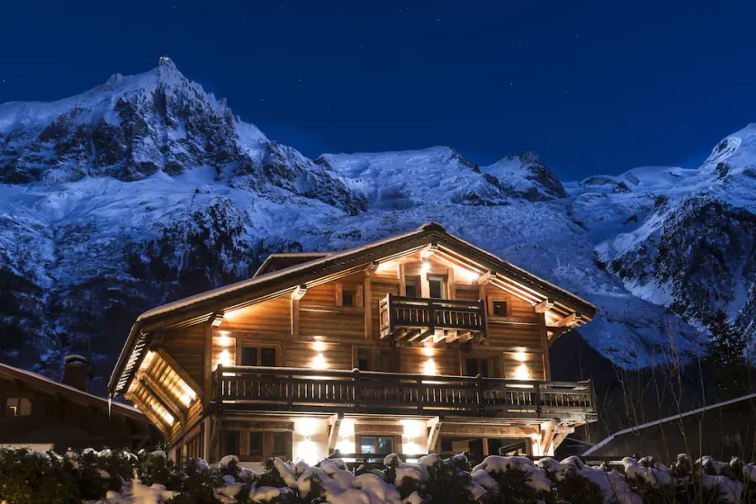 Luxury 6 bedroom chalet, spa, pool table, gym, walking distance to Chamonix  - Image 1