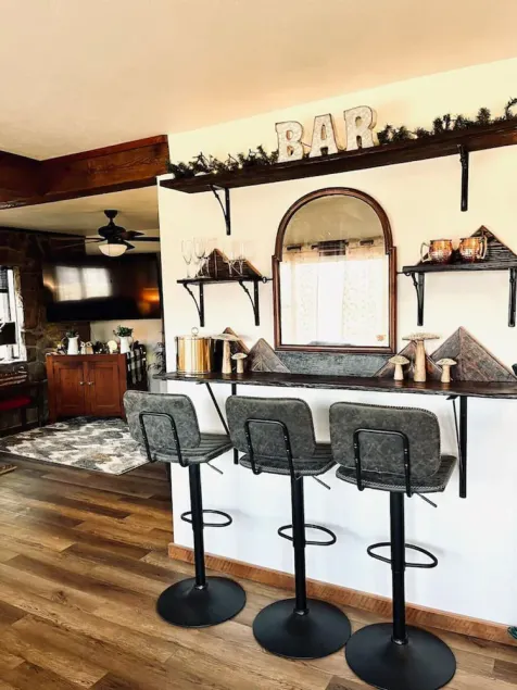 Appalachian Mountain Inn - Image 1
