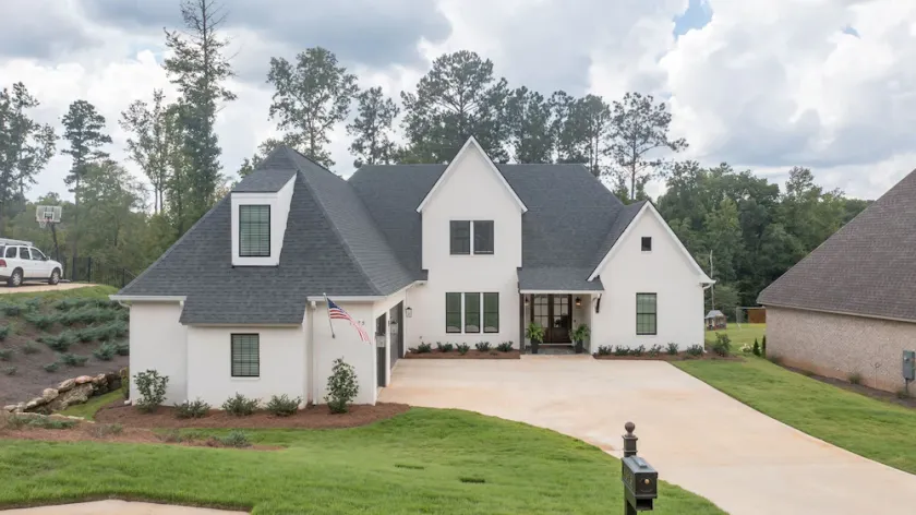 Gorgeous Home so close to Downtown Auburn and Auburn University!! - Image 1