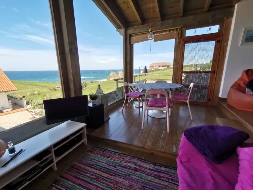 Haus mit Garten am Strand von La Arnía mit herrlichem Meerblick - Image 1