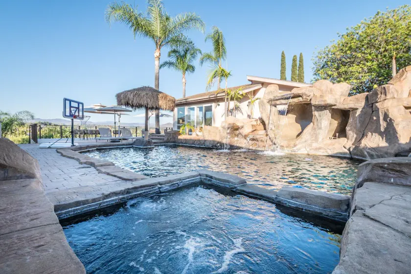 Oasis Dream- very large Pool Slide/GameRoom/Pool/Hottub/Casita - Image 1