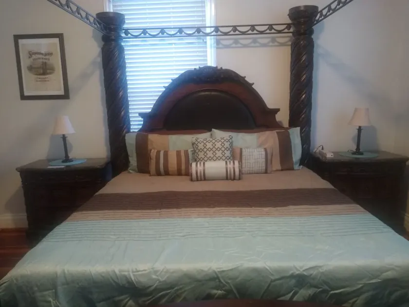 5 Minutes to Downtown Cincinnati in Beautiful Mainstrasse Village!! - Image 1