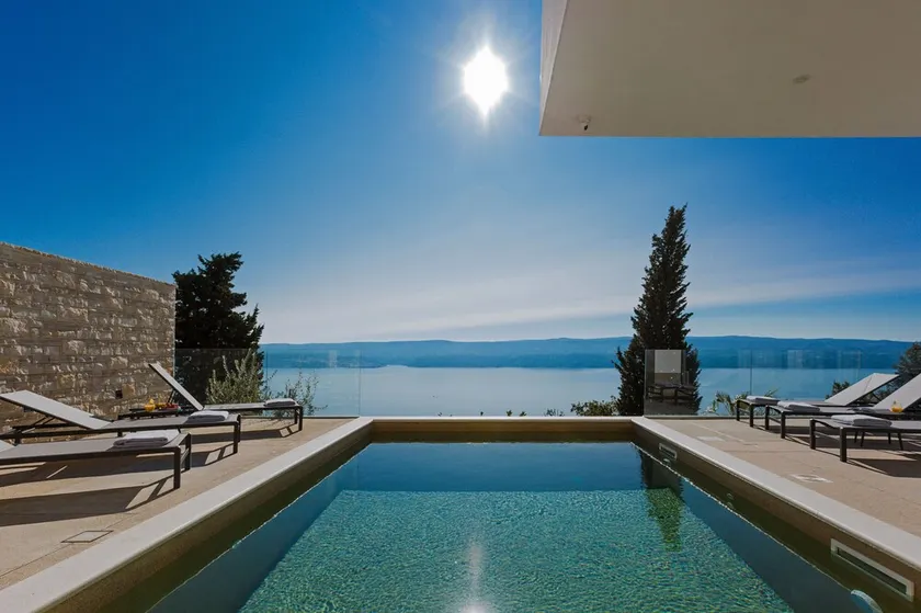 Villa Gust, sea view, pool, jacuzzi, sauna, cinema - Image 1