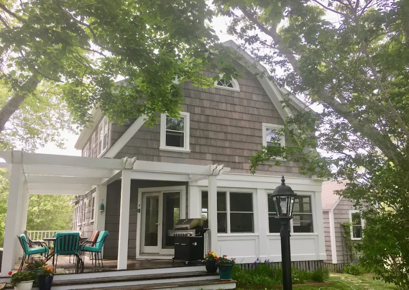 4 B/R home on the water with breathtaking views on a quite cul de sac - Image 1