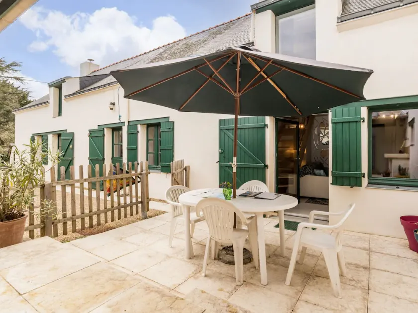 Charming Breton Cottage Near Beaches and Salt Marshes, Wi-Fi, Pet-Friendly, Bikes Available - Image 1