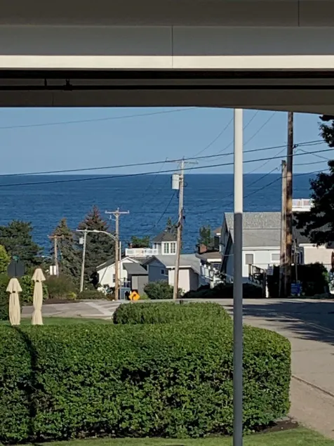 Spacious Condo w/ Ocean Views and Pool! 3 min walk from Marginal Way and Beach! - Image 1