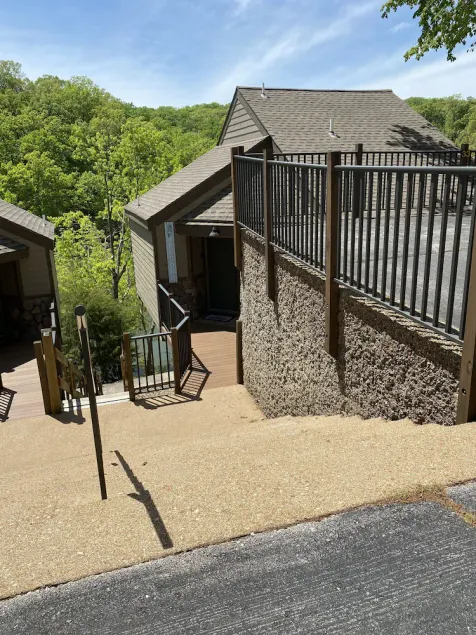 Pet Friendly Lakefront Villa in the Heart of Osage Beach & 10' x 30' Boat Slip - Image 1