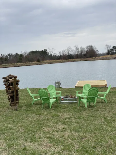 Quiet cabin in the woods with hiking trails, fishing ponds, paddle boats, canoes - Image 1