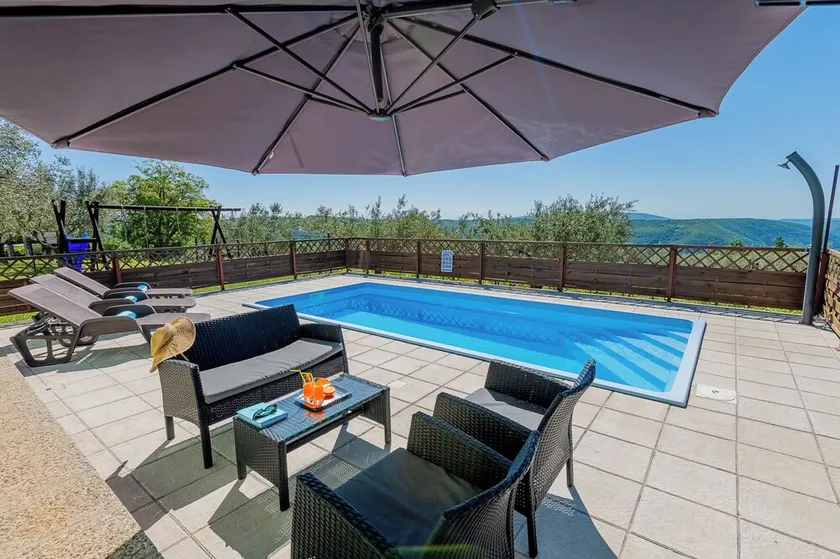Apartamento de vacaciones con piscina privada en el pueblo de Sutivanac - Image 1