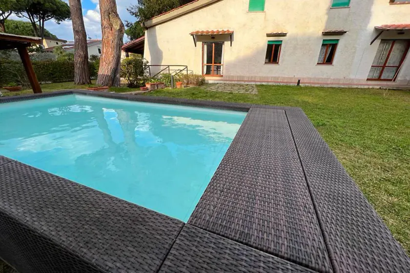 Villa with pool 150m from the sea in Punta Ala - Image 1