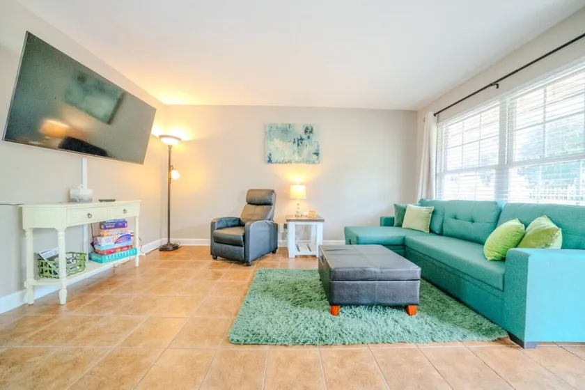 Convenient to campus and The Square - Image 1