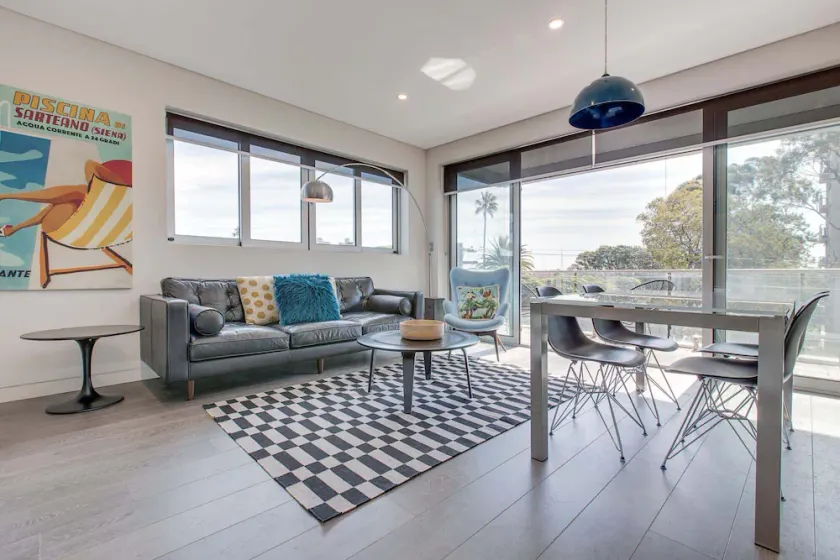 Explore Sydney from Stylish North Shore Apartment - Image 1