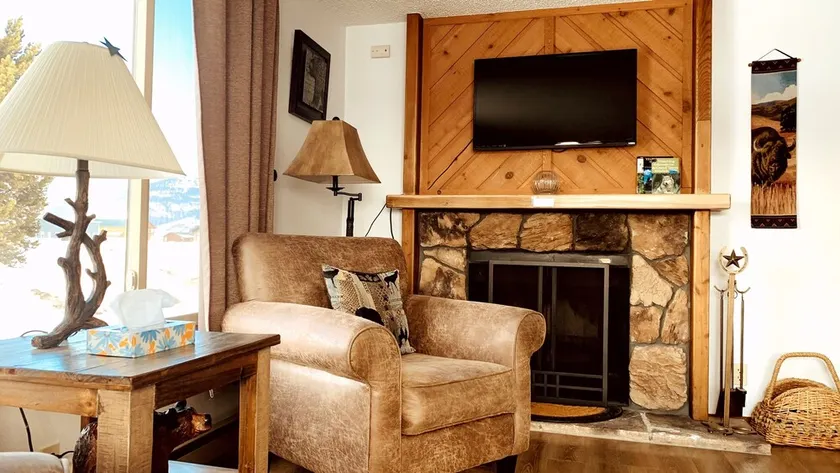 Quiet - Comfortable - Clean - Accommodation for 4 - Only minutes from YNP - Image 1