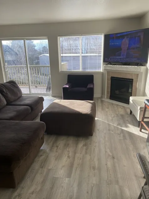 3 bedroom, 2.5 bath townhouse close to pdx - Image 1