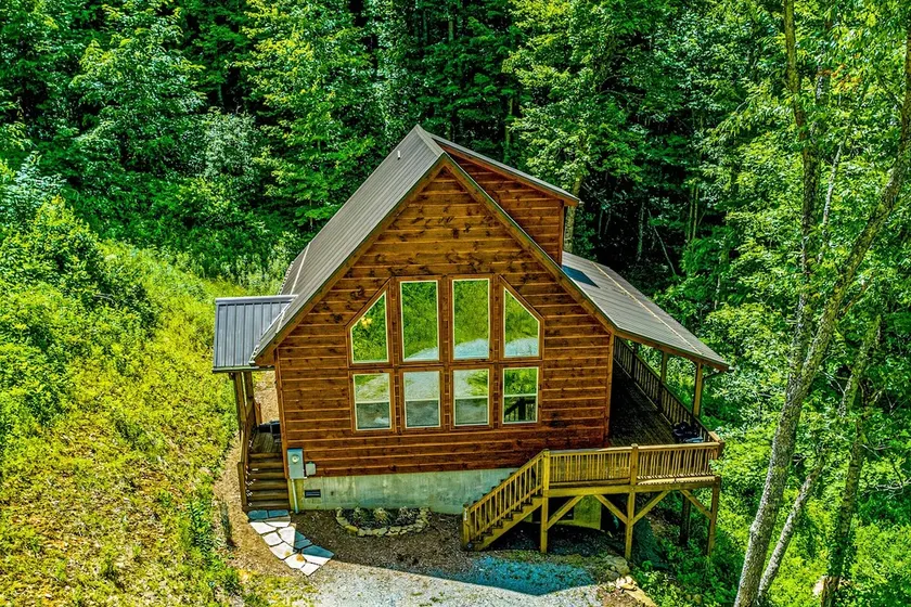 Beautiful Secluded Cabin near Boone - Image 1