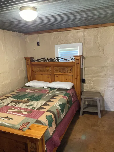 Lake front weekend getaway cabin #9 Cabin in Graham, steps from Possum Kingdom Lake - Image 1